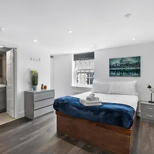 Queens Place - 3 Bedroom Brighton